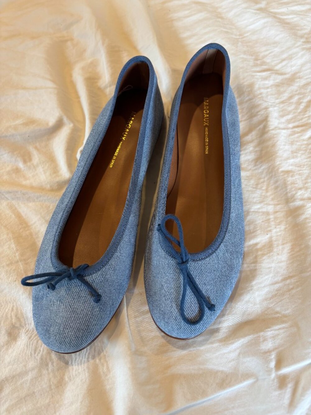 NEW NEVER WORN MARGAUX DENIM BALLET FLATS WITH ORIGINAL BOX AND BAG 38.5 WIDE